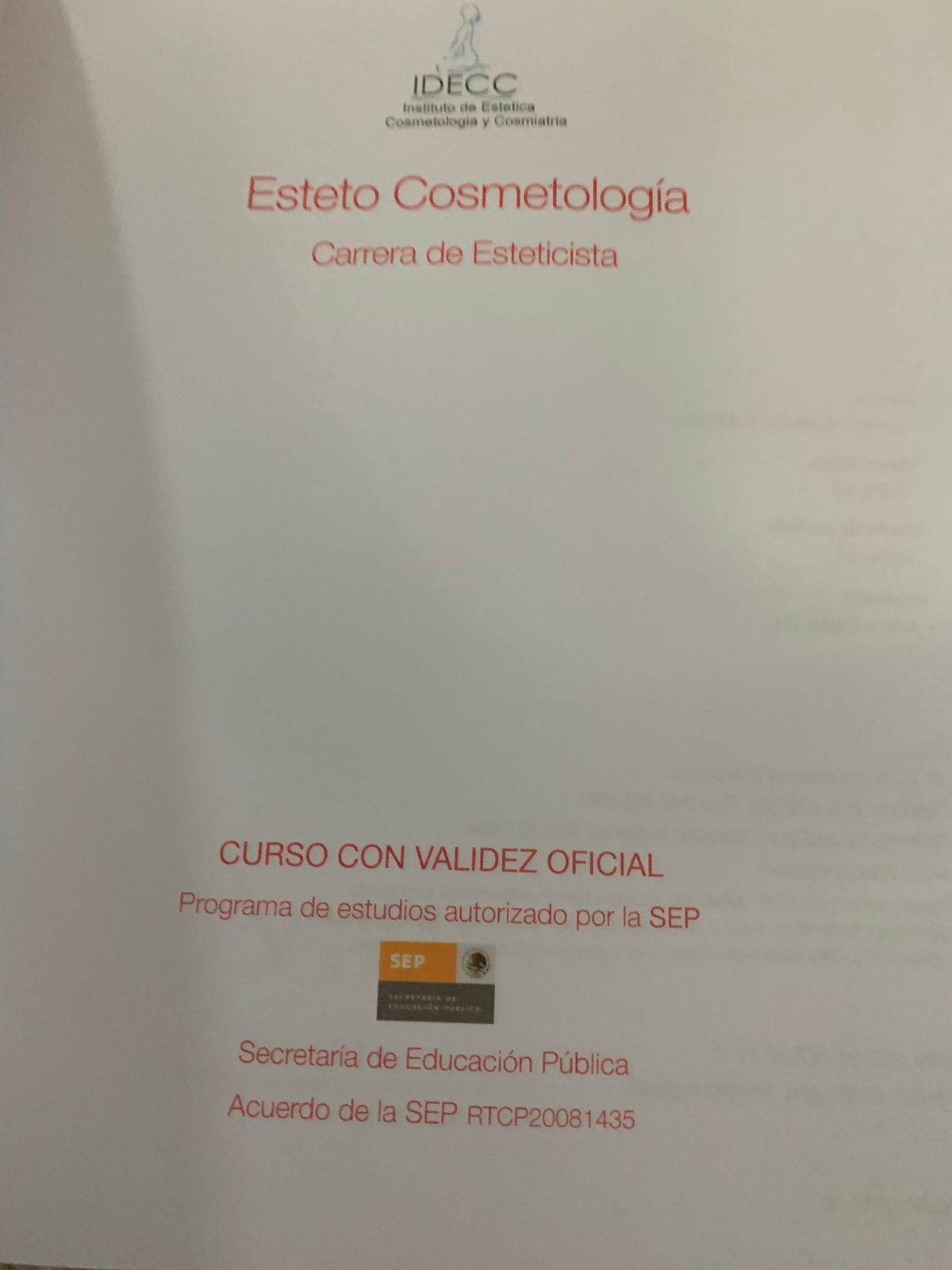 Sin recibir cosmetólogos sus certificados