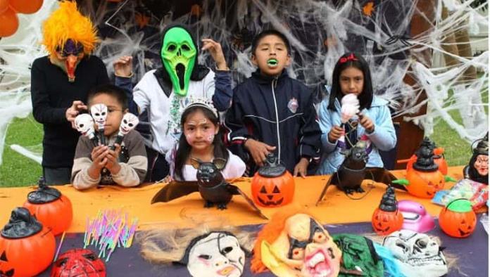 Organiza festejo por "Haloween"