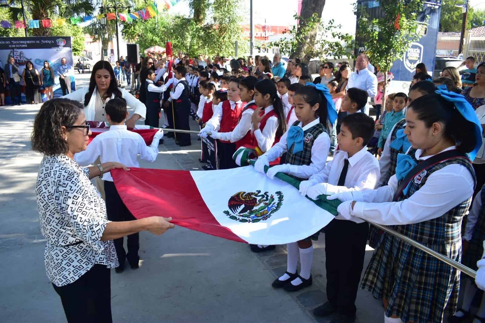 Conmemoran día de la raza en San Buena