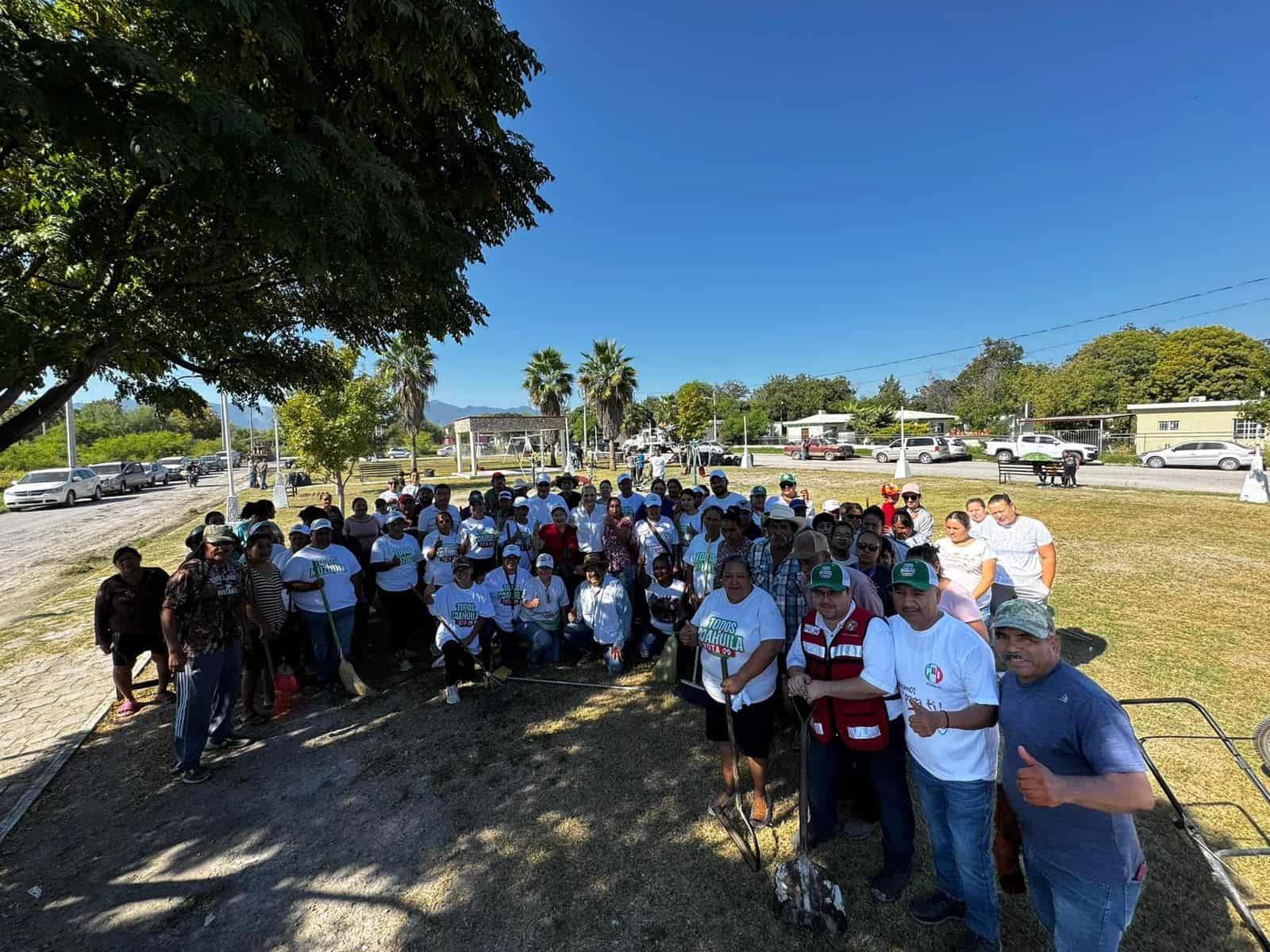 En el barrio El Bajío inició la brigada de limpieza y programa de asistencia social.