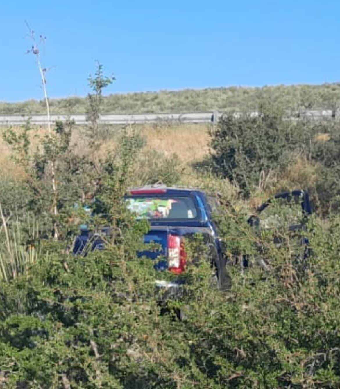 Dos mujeres lesionadas en volcadura en la autopista Premier.