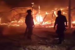 Incendio Devastador en Acuña: Locales de Pulgas Consumidos por las Llamas