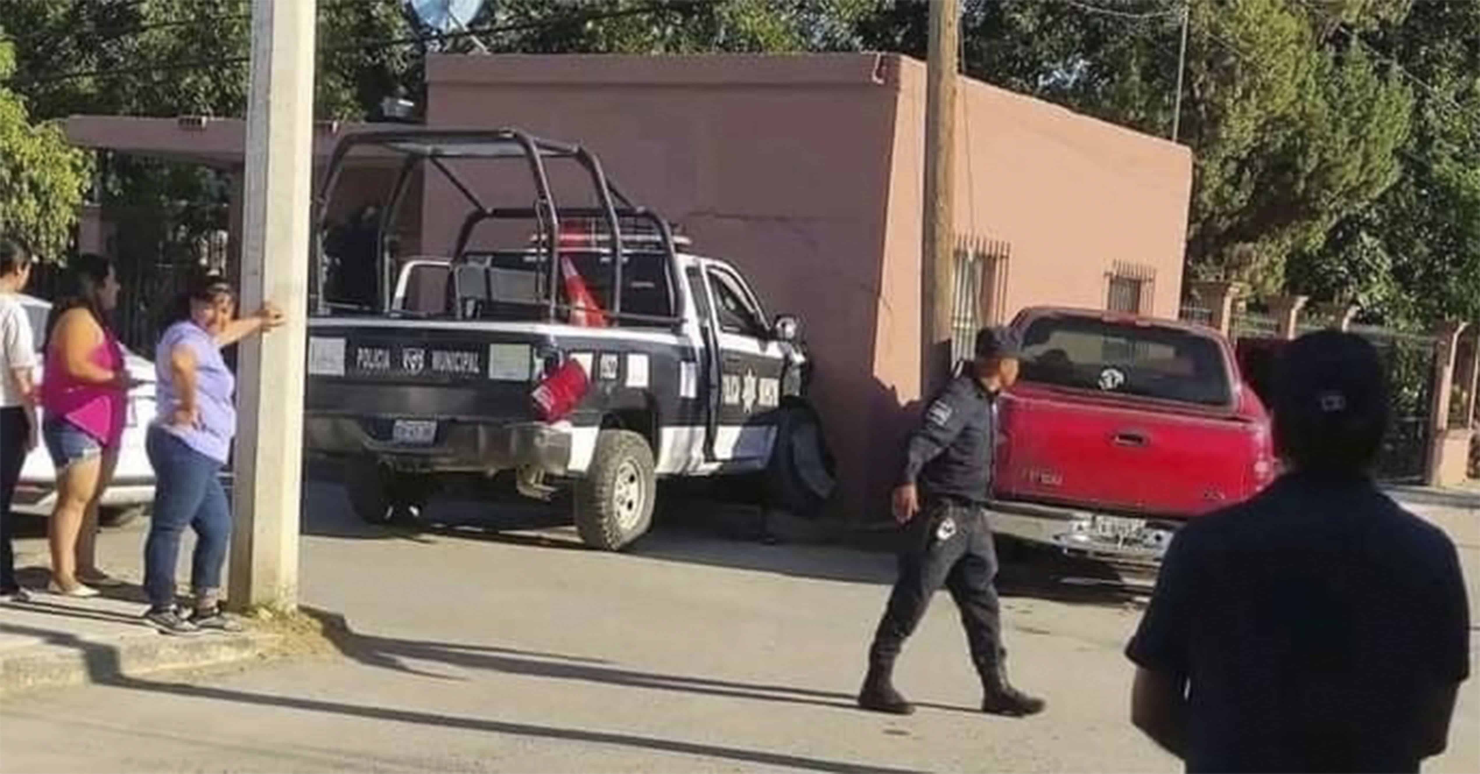 Patrulla y Camioneta Colisionan Durante la Cabalgata en Allende