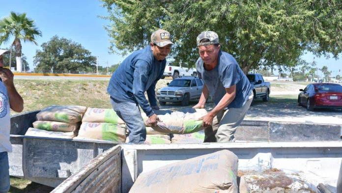 Familias de Allende se Benefician con Cemento a Bajo Costo