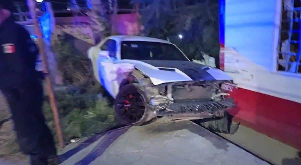 Mujer Ebria Destroza su Auto Tras Accidente en Avenida Román Cepeda