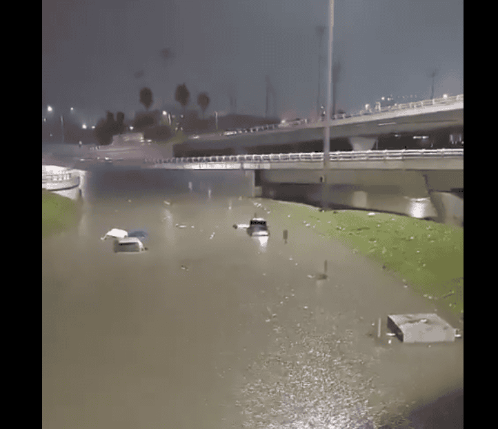 Monterrey se inunda; Lluvias golpean Nuevo León