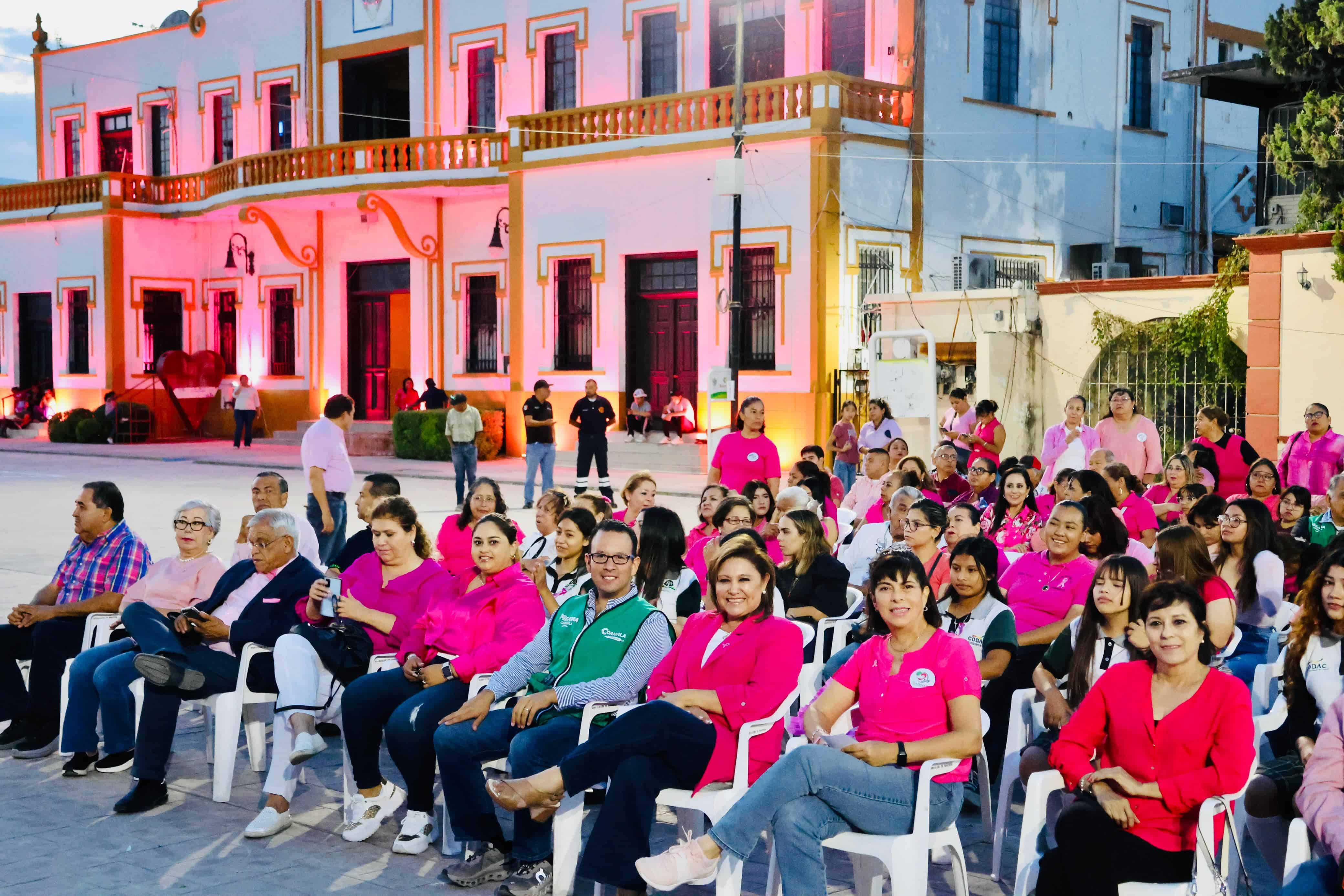 En Sabinas reconocen con Memorial a mujeres resilientes que han enfrentado al cáncer