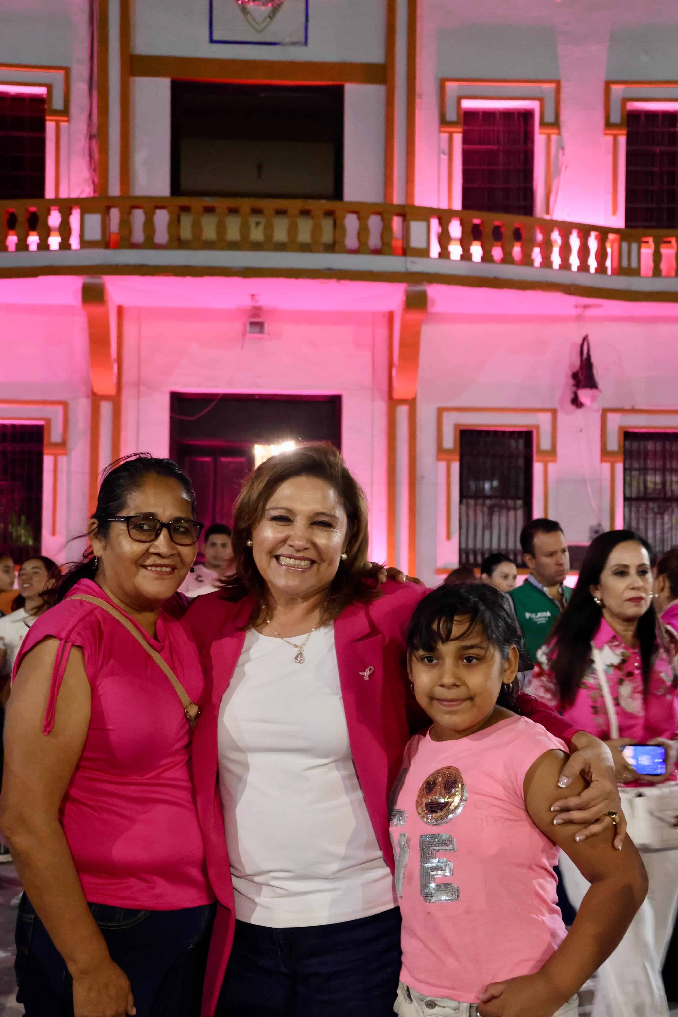 En Sabinas reconocen con Memorial a mujeres resilientes que han enfrentado al cáncer