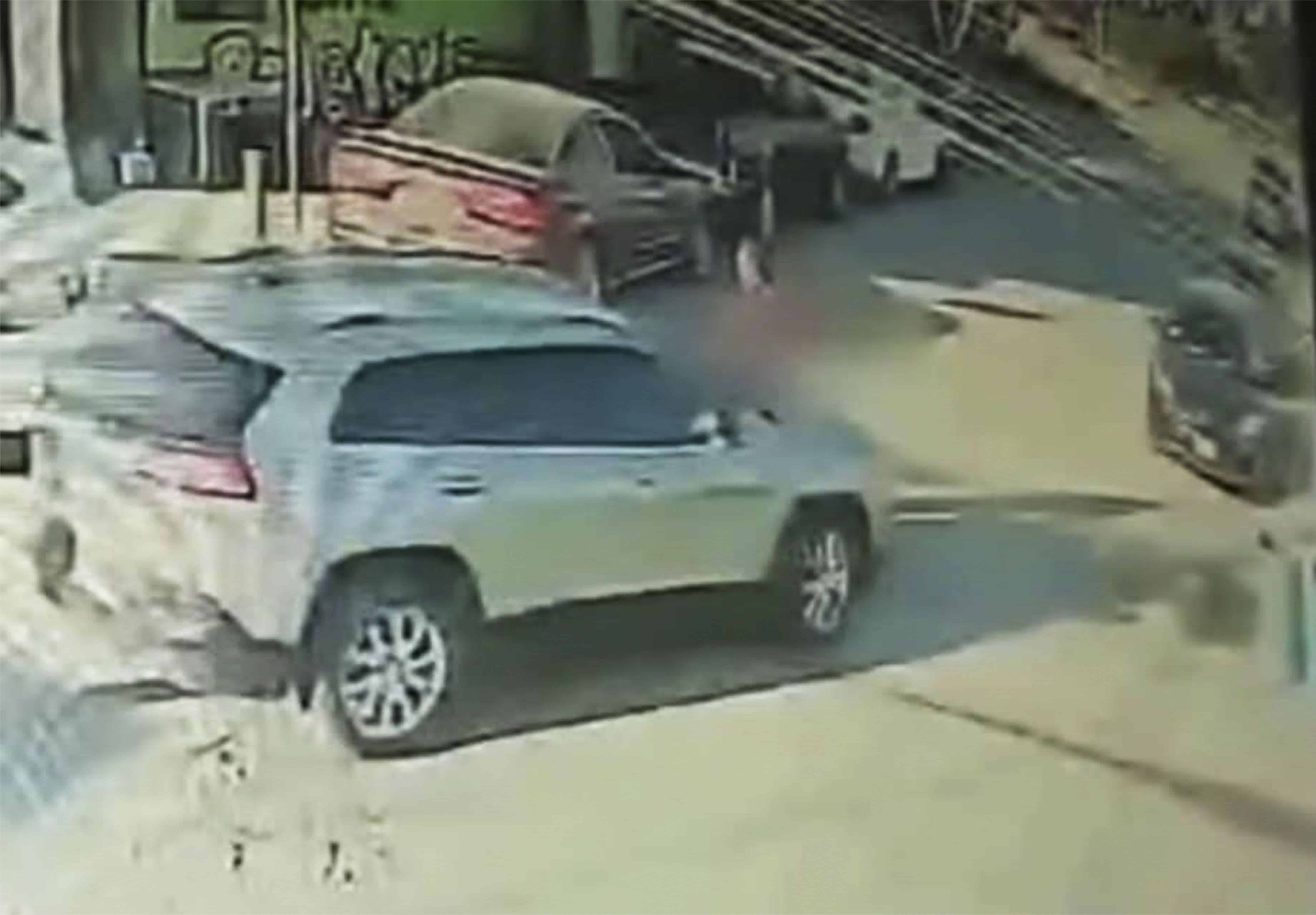 Buscan al conductor de camioneta que atropelló y abandonó a un peatón en Piedras Negras