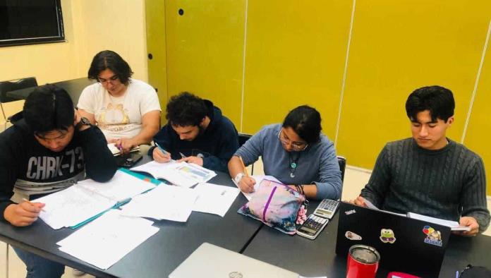 Alumnos del Tecnológico de Acuña se Preparan para Evento Nacional de Ciencias