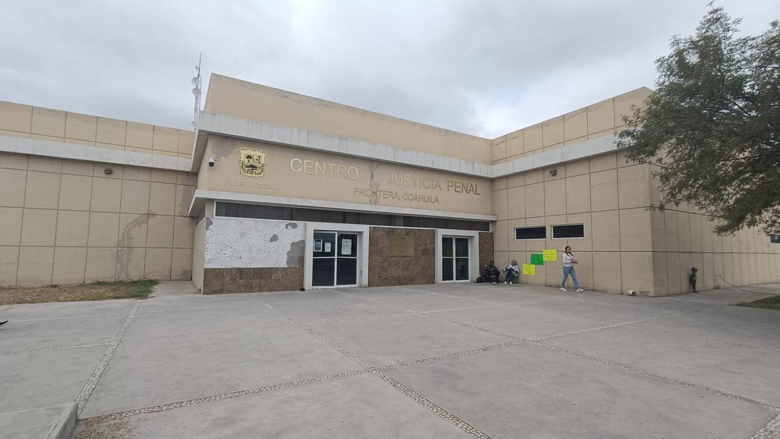 El imputado tiene orden de no acercarse a su hermana luego de haberla agredido.