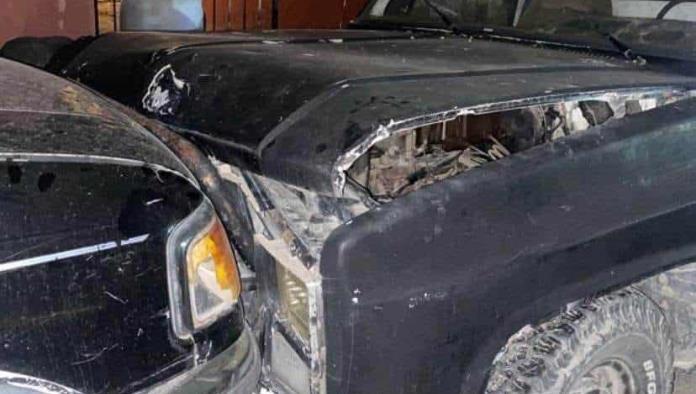 Buscan camioneta que se dio a la fuga