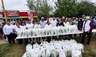 Entrega PRI calzado y despensas a necesitados