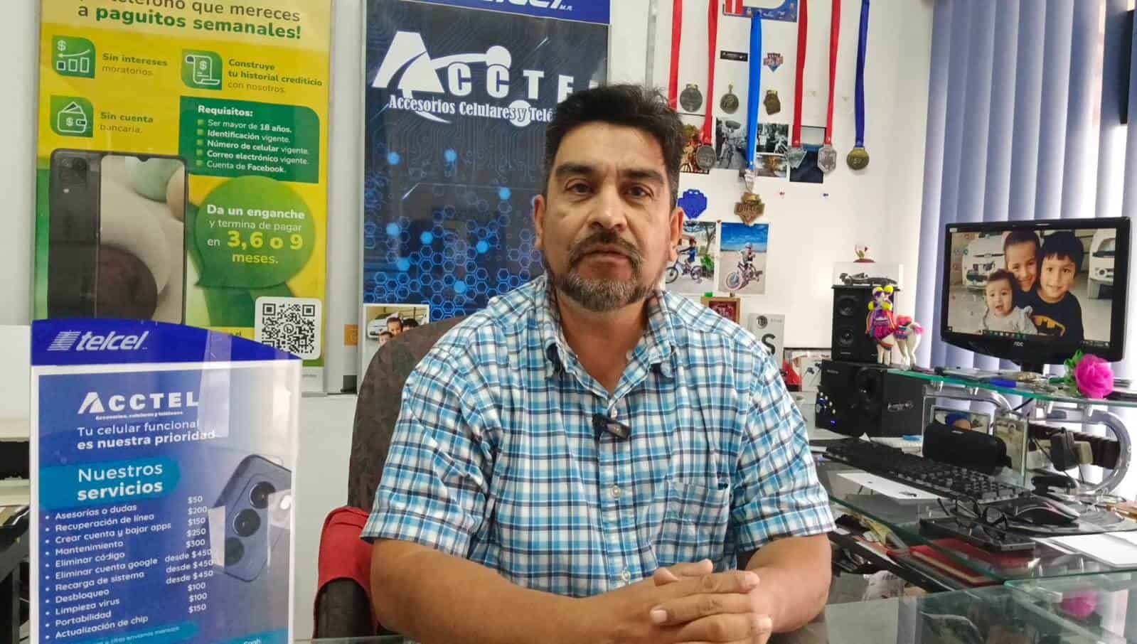 Juan Carlos Hernández Hernández comerciante local.