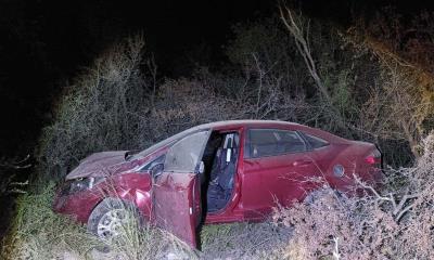 Aparatosa volcadura en la carretera Allende-Villa Unión deja a joven herida