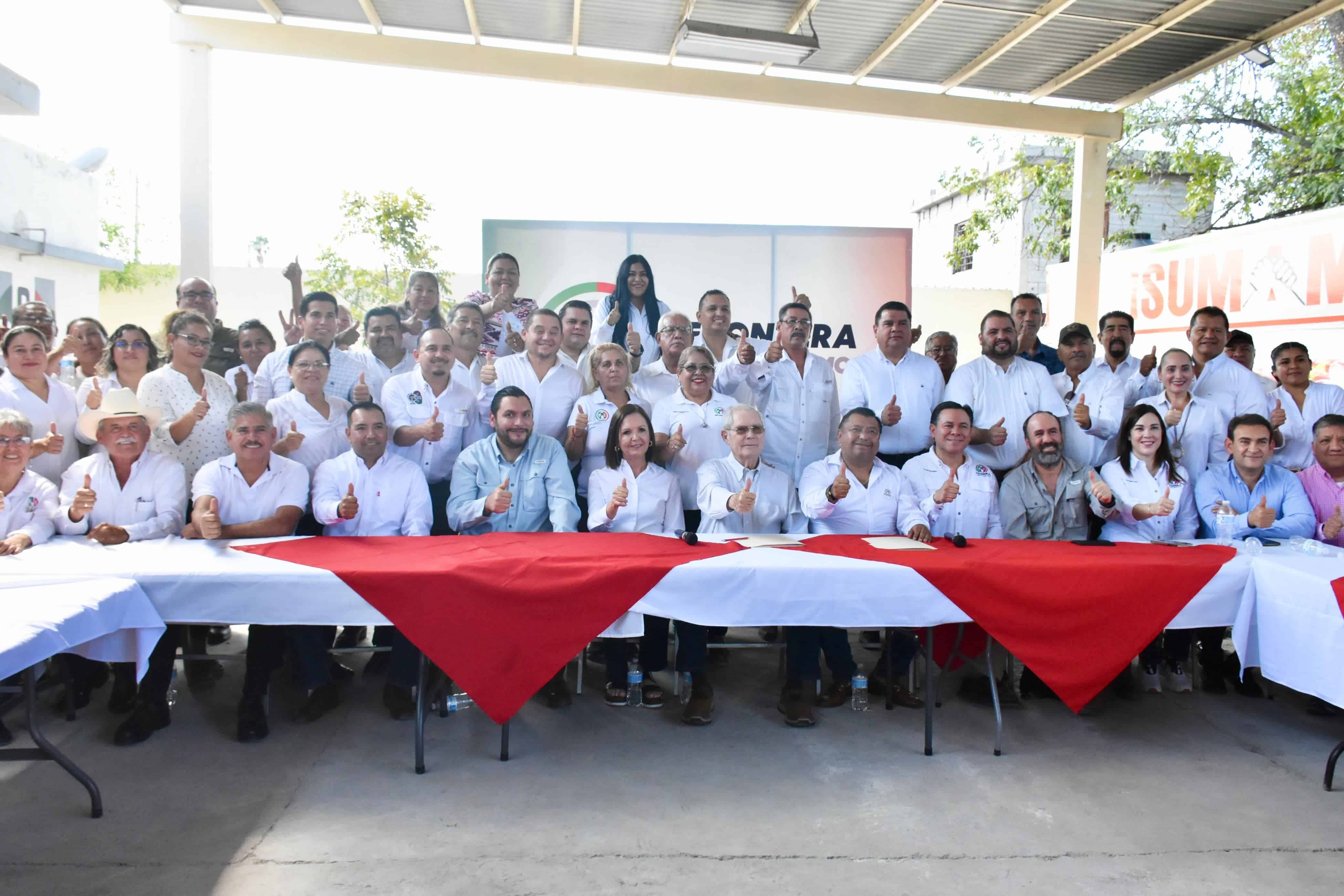Estuvo presente en el PRI Frontera.