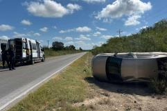 Volcadura Sorprende a Conductor en la Carretera Allende-Villa Unión