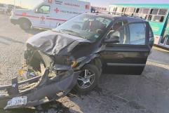 Chocan Dos Camionetas en Carretera Presa de la Amistad