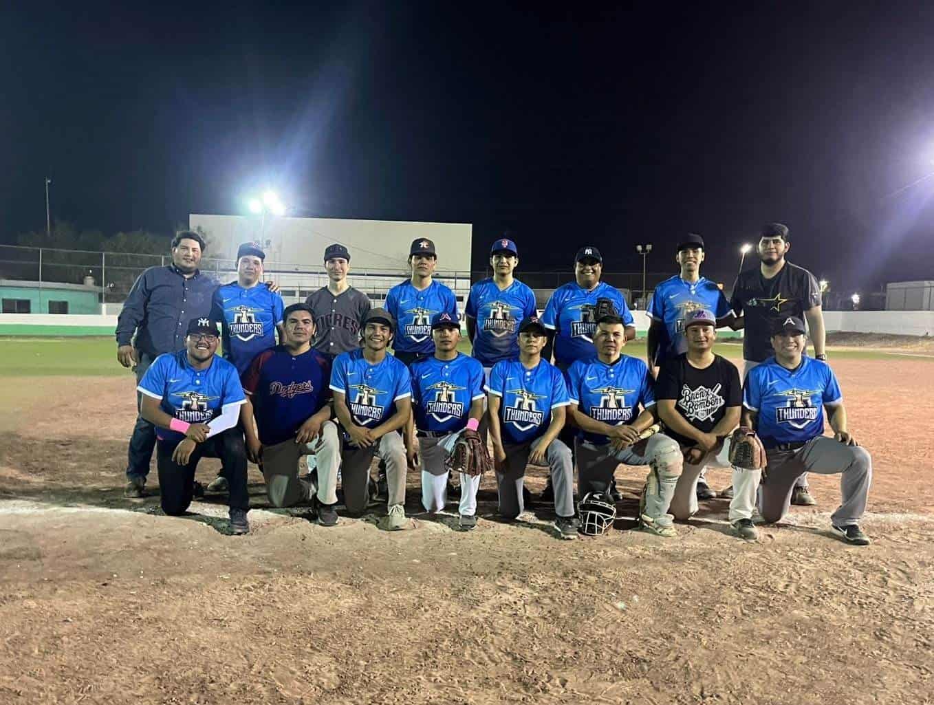 Los Thunders avanzaron a la postemporada de la categoría C-1.