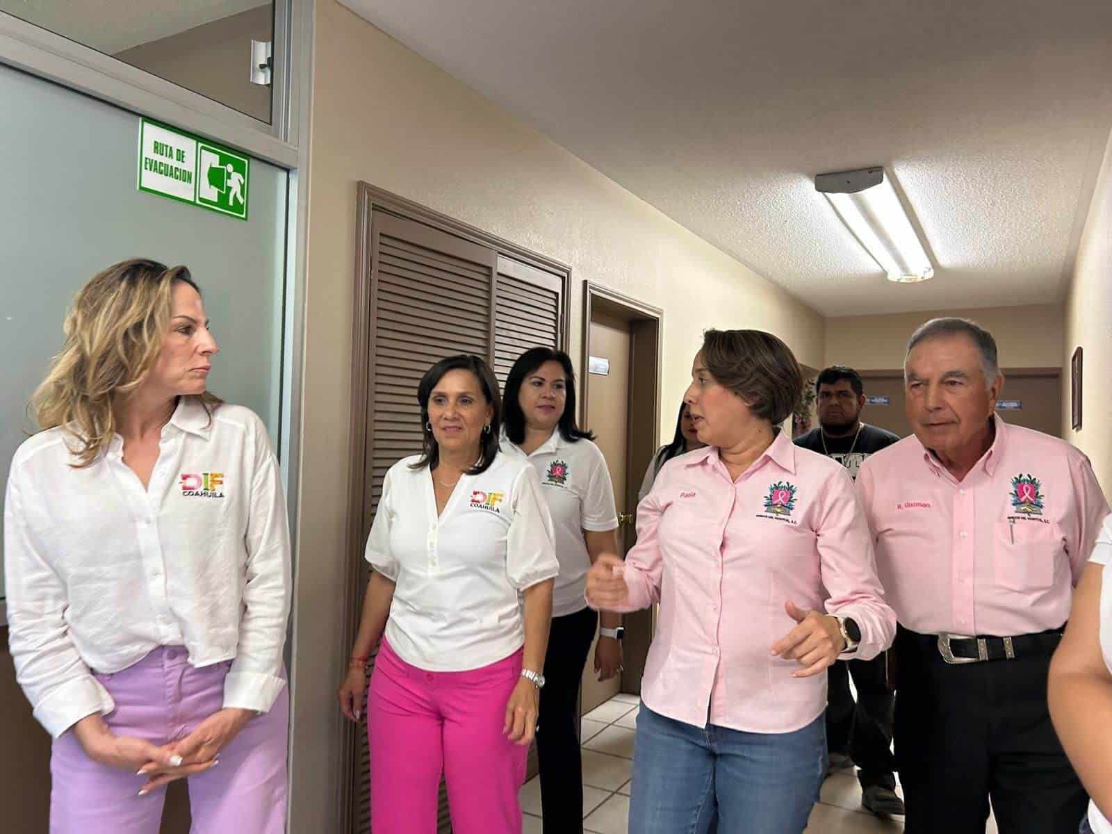 Liliana de Salinas Visita Amigos del Hospital en Ciudad Acuña