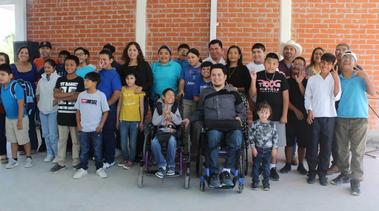 Vivir al Máximo: Ing. Raúl Arteaga Inspira a Estudiantes en Nava