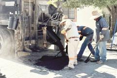  Intensifican acciones de bacheo en Frontera