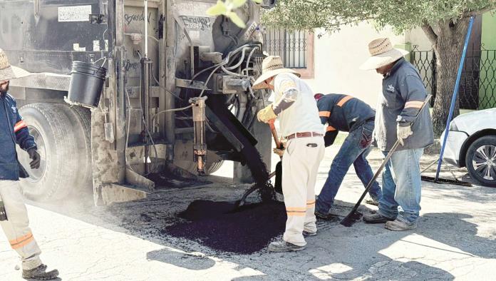  Intensifican acciones de bacheo en Frontera