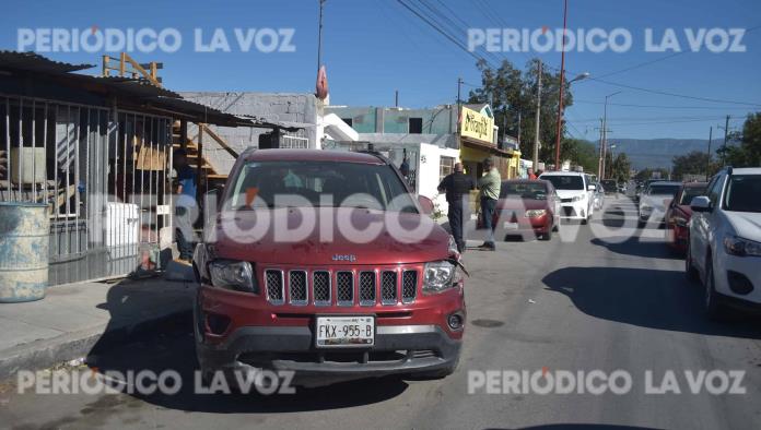 Se queda sin frenos y causa accidente