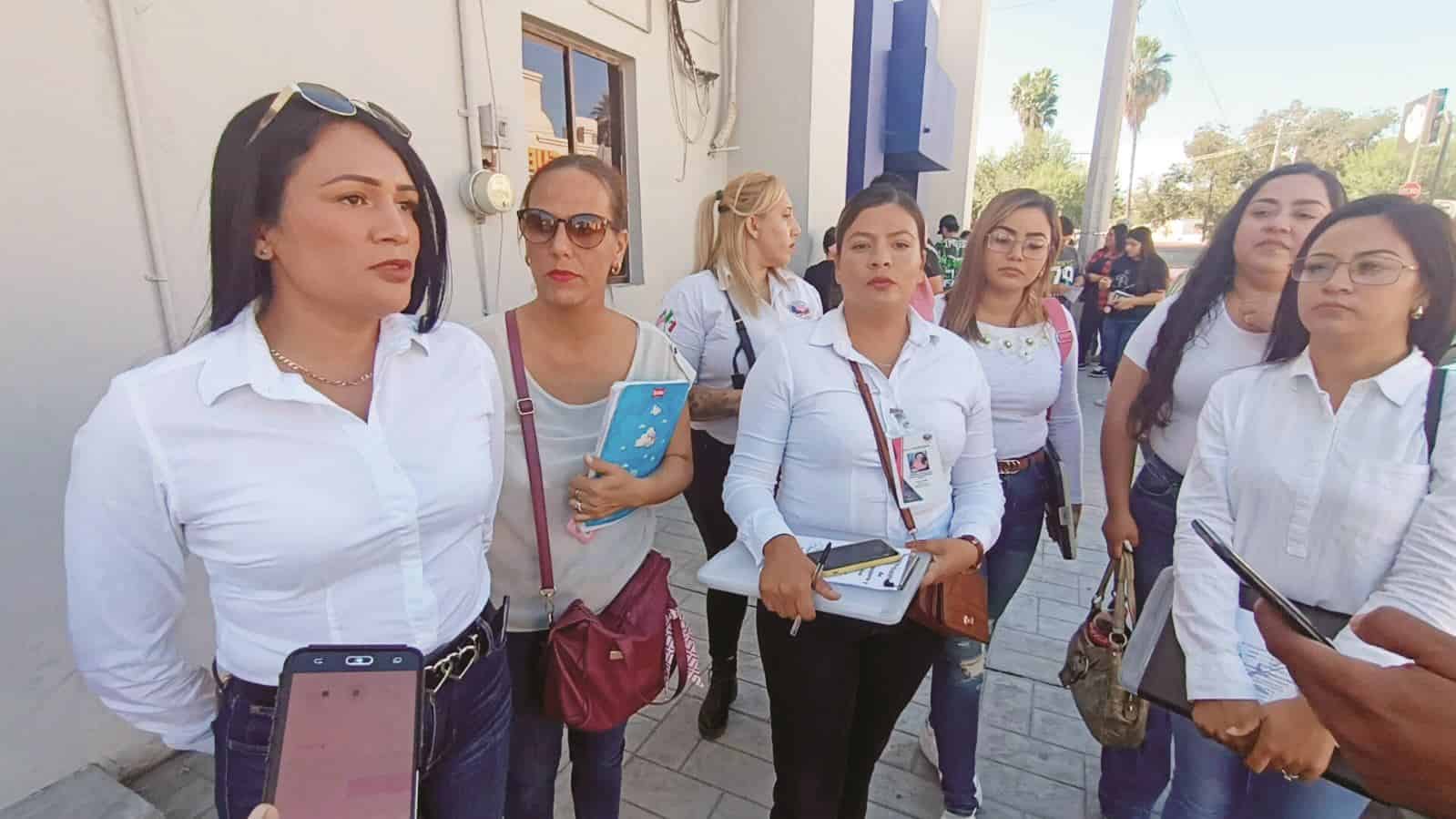Promotoras de agencias de visa denuncian al propietario de Visa Lara.