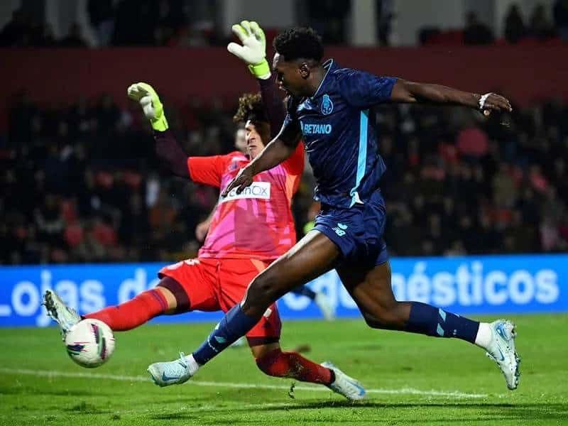 Luego de 9 partidos en la Liga de Portugal, el equipo de Guillermo Ochoa ya recibió 16 goles; está a 3 unidades del descenso.