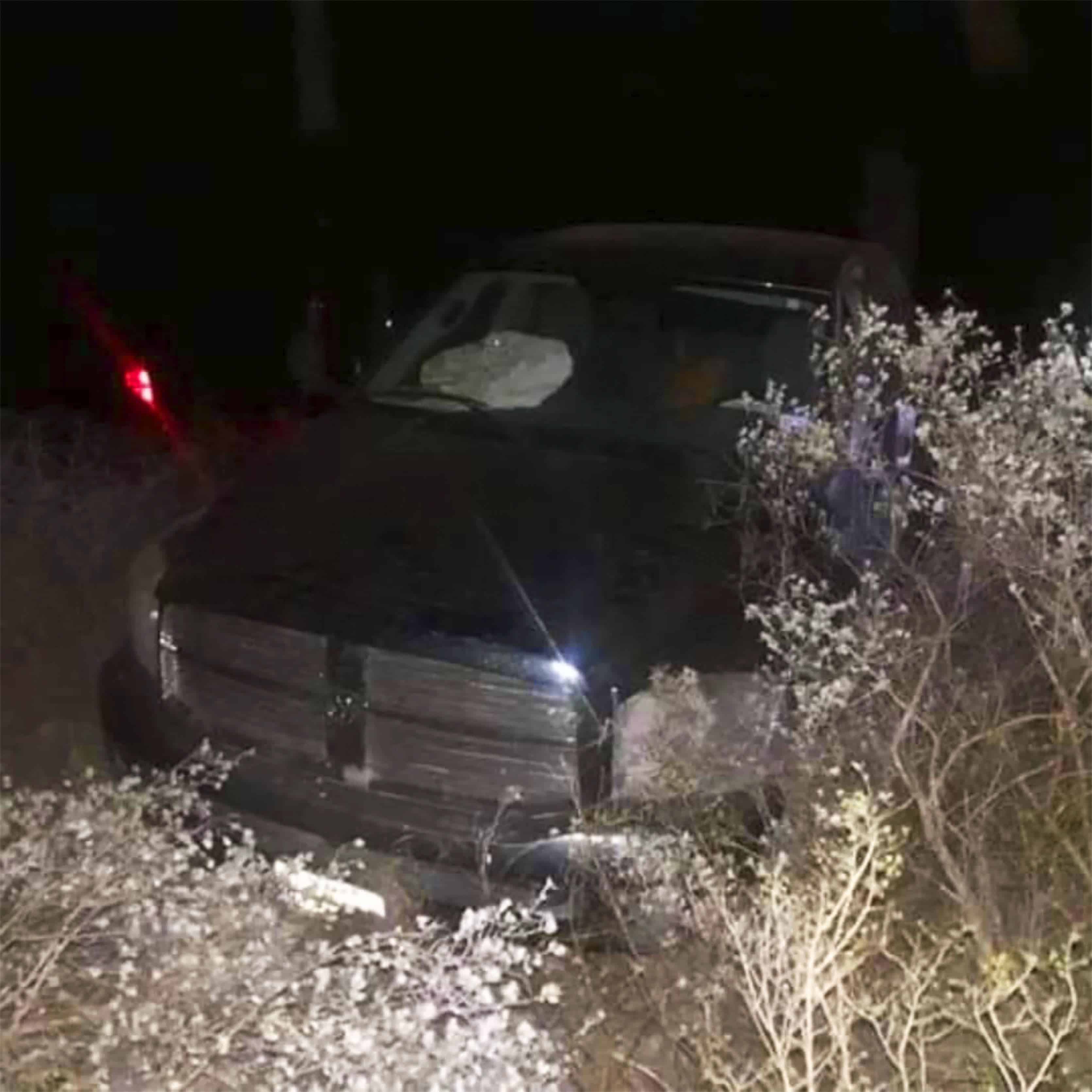 Conductor de Miami sufre volcadura en autopista Nueva Rosita-Allende