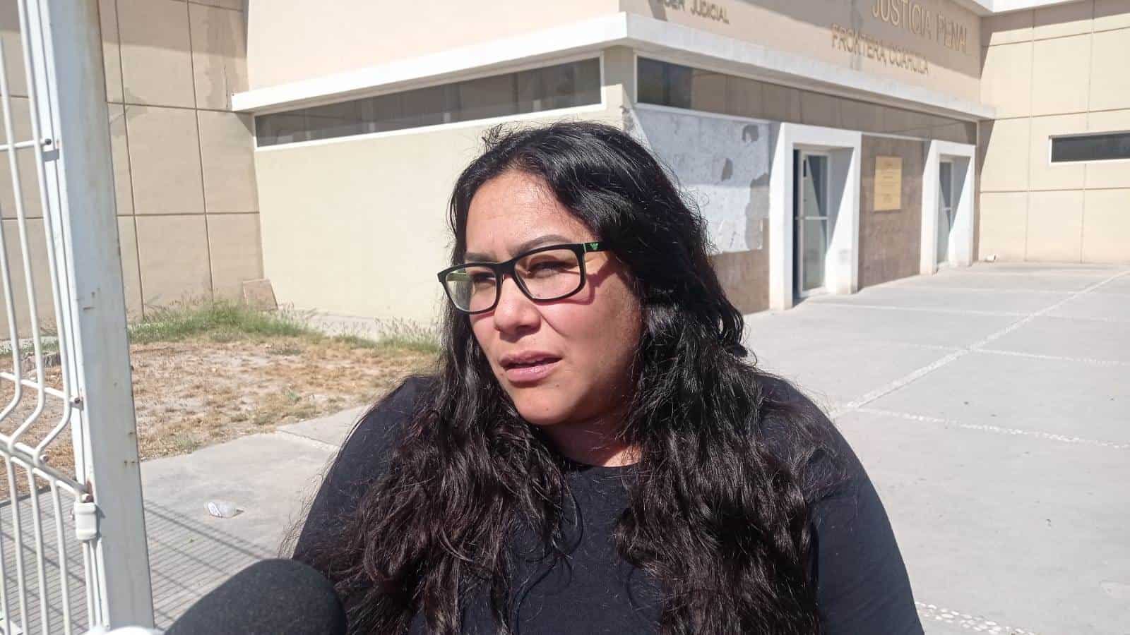 “Es ingenuo pensar alguien permanecerá bajo arresto domiciliario sin una buena vigilancia”, dijo la abogada Juanita Olalde.