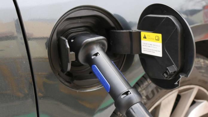 Unión Europea impone aranceles a autos eléctricos chinos