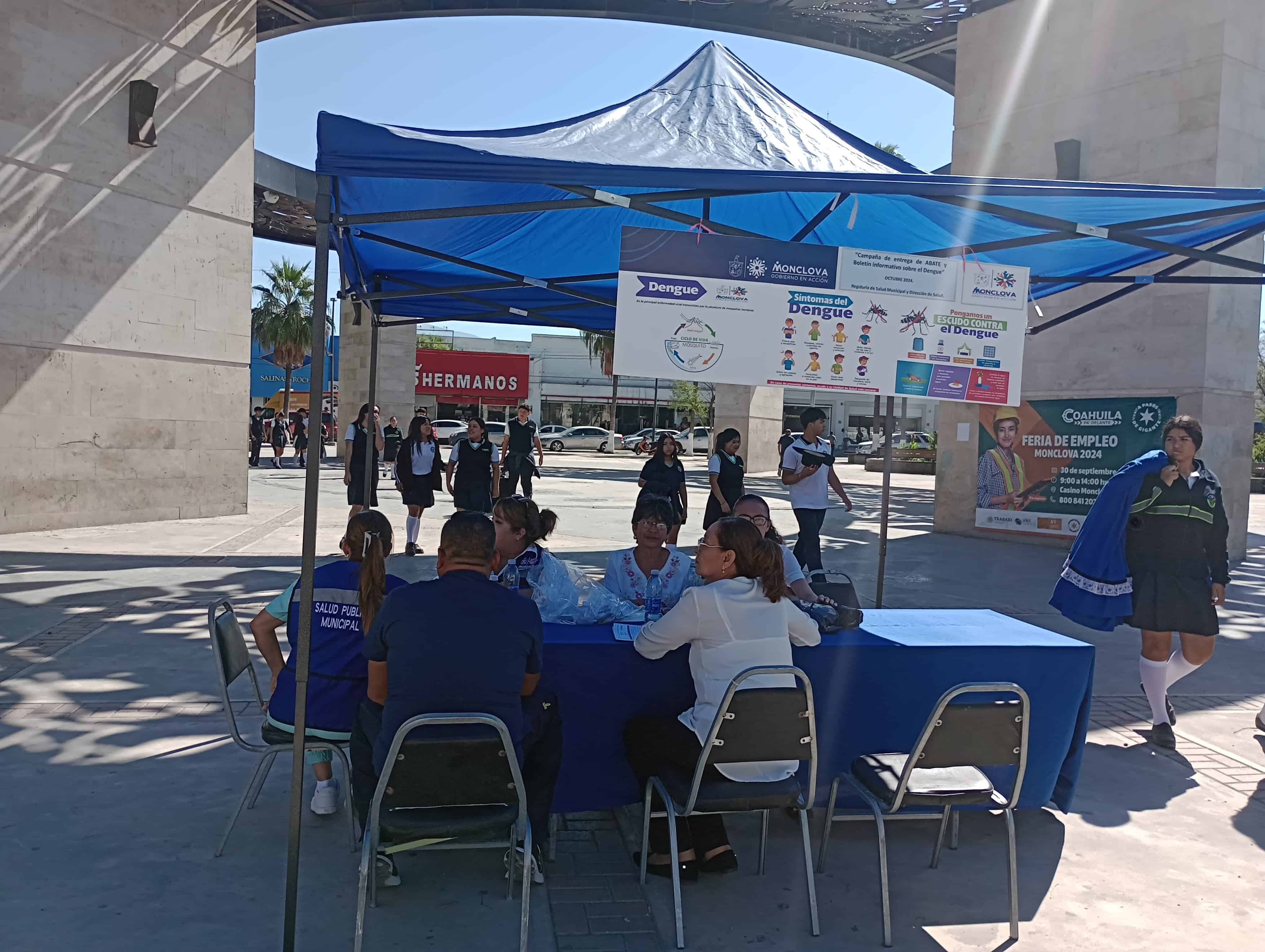 Reparten abate en Plaza Principal