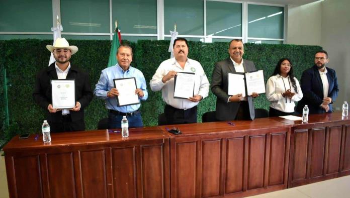 Firma convenio de becas Progreso con la UTRC