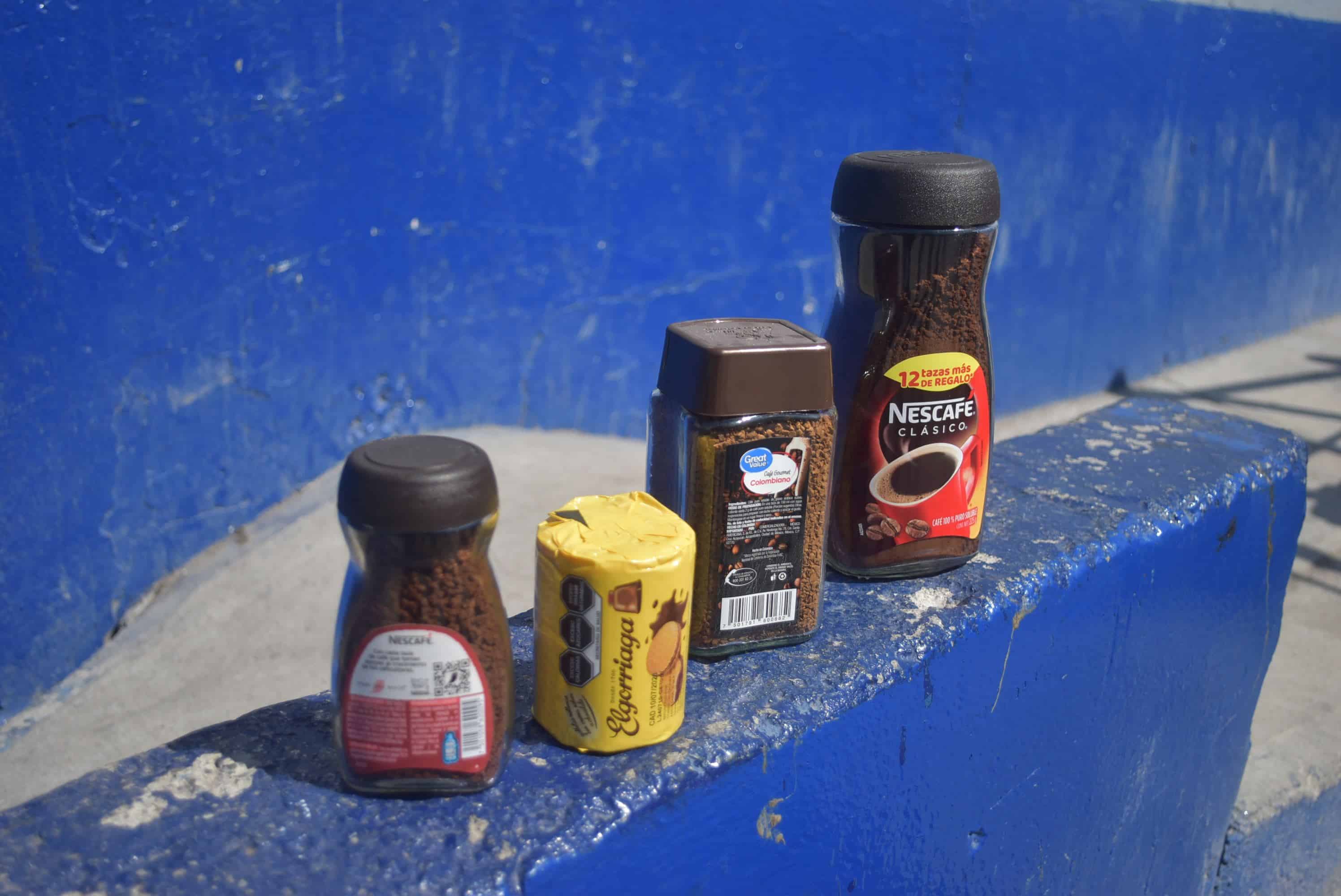 Roba café y galletas de tienda de ´Mamá Lucha´