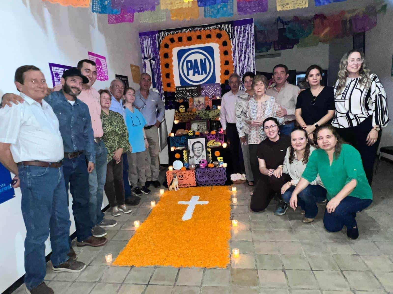 Dedican altar de muertos al Dr. Bruno Rosales Guerra