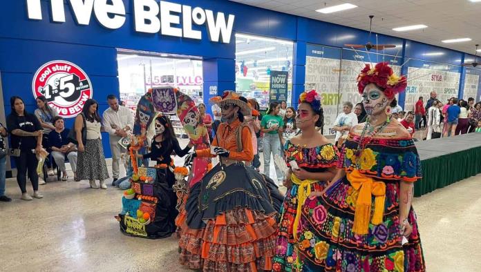 Ciudad Acuña Celebra el Día de Muertos con un Gran Altar