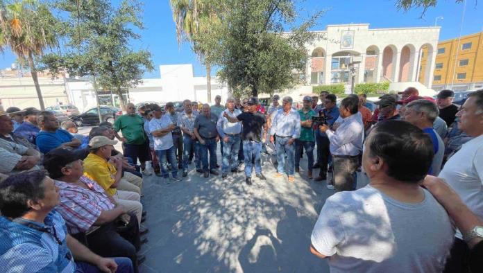 Obreros de Altos Hornos solicitan reducción de tenencias vehiculares