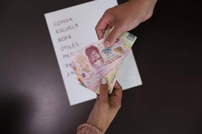 Sale de prisión tras pagar pensión alimenticia a su hijo.