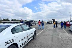 Muere conductor al impactarse contra tráiler frente a las capillas