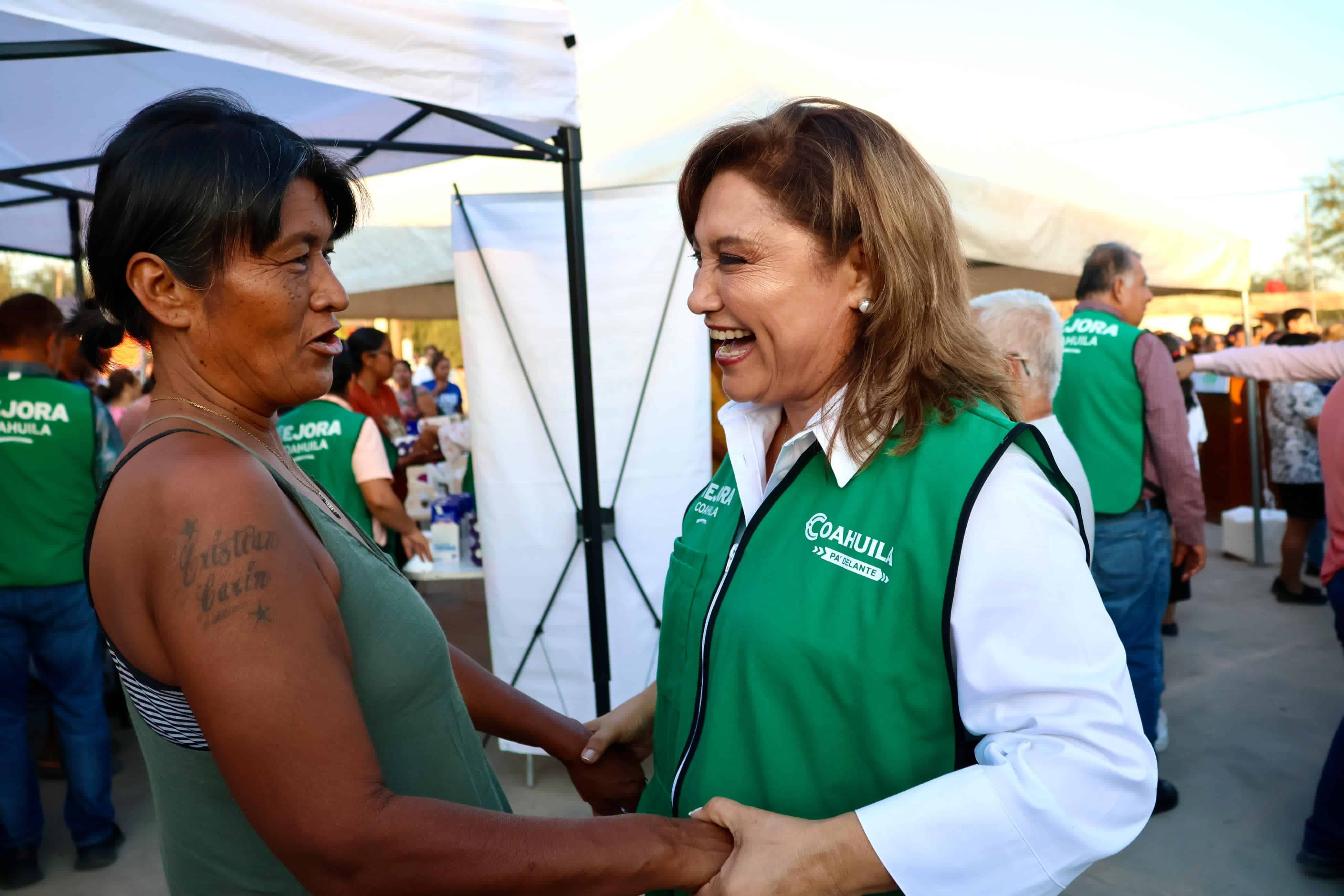 Alcaldesa Diana Haro participa en la entrega de leche y huevo a más de 12 mil familias