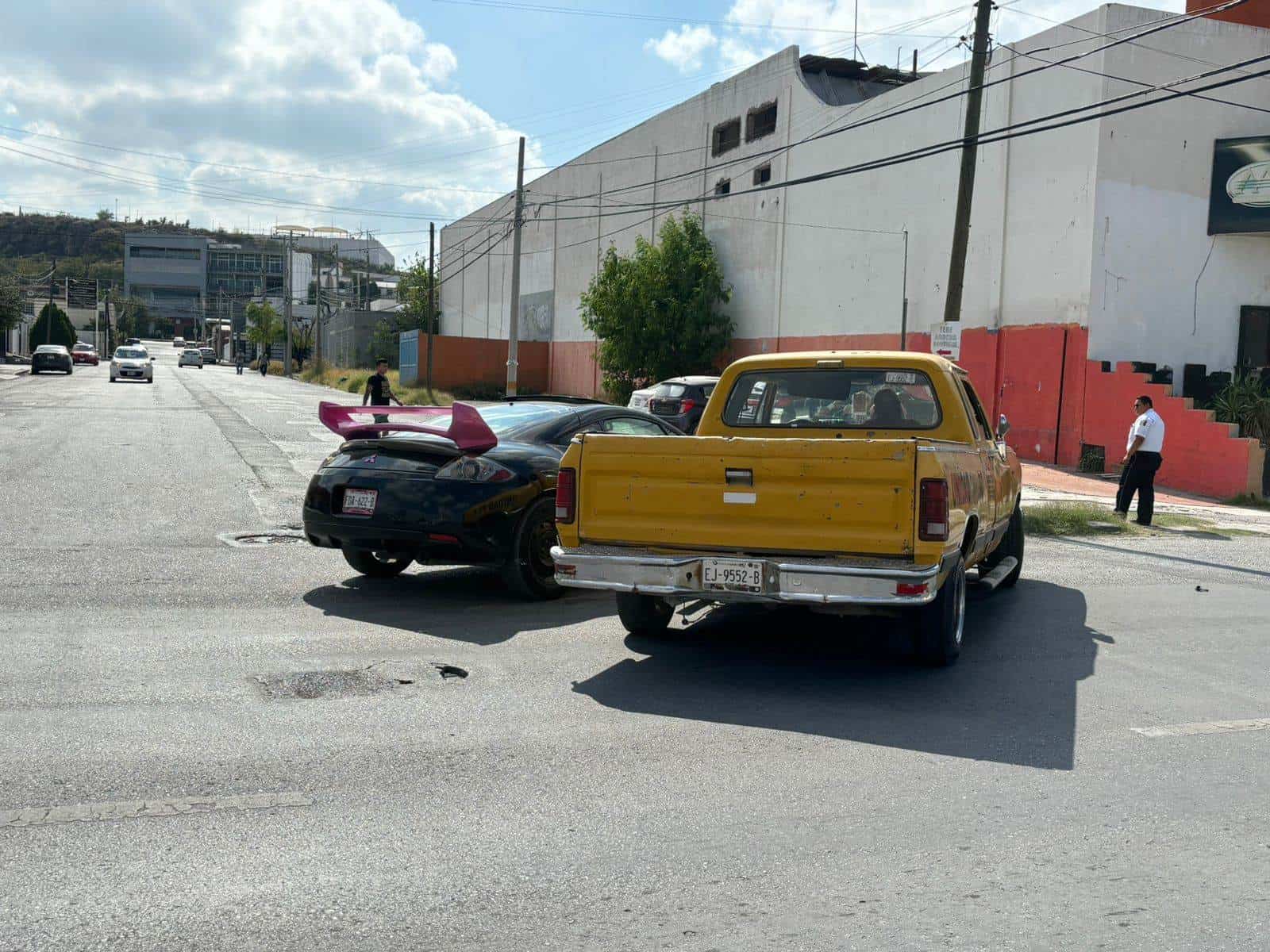 Lo choca auto deportivo