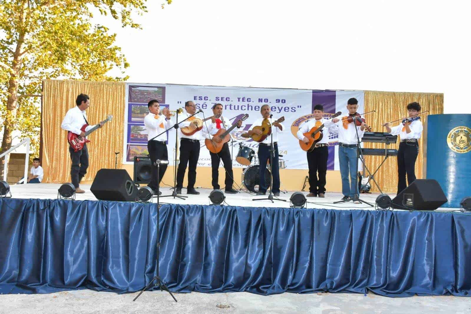 Conmemoran 45 Aniversario de la Secundaria Técnica No. 90 en Nava