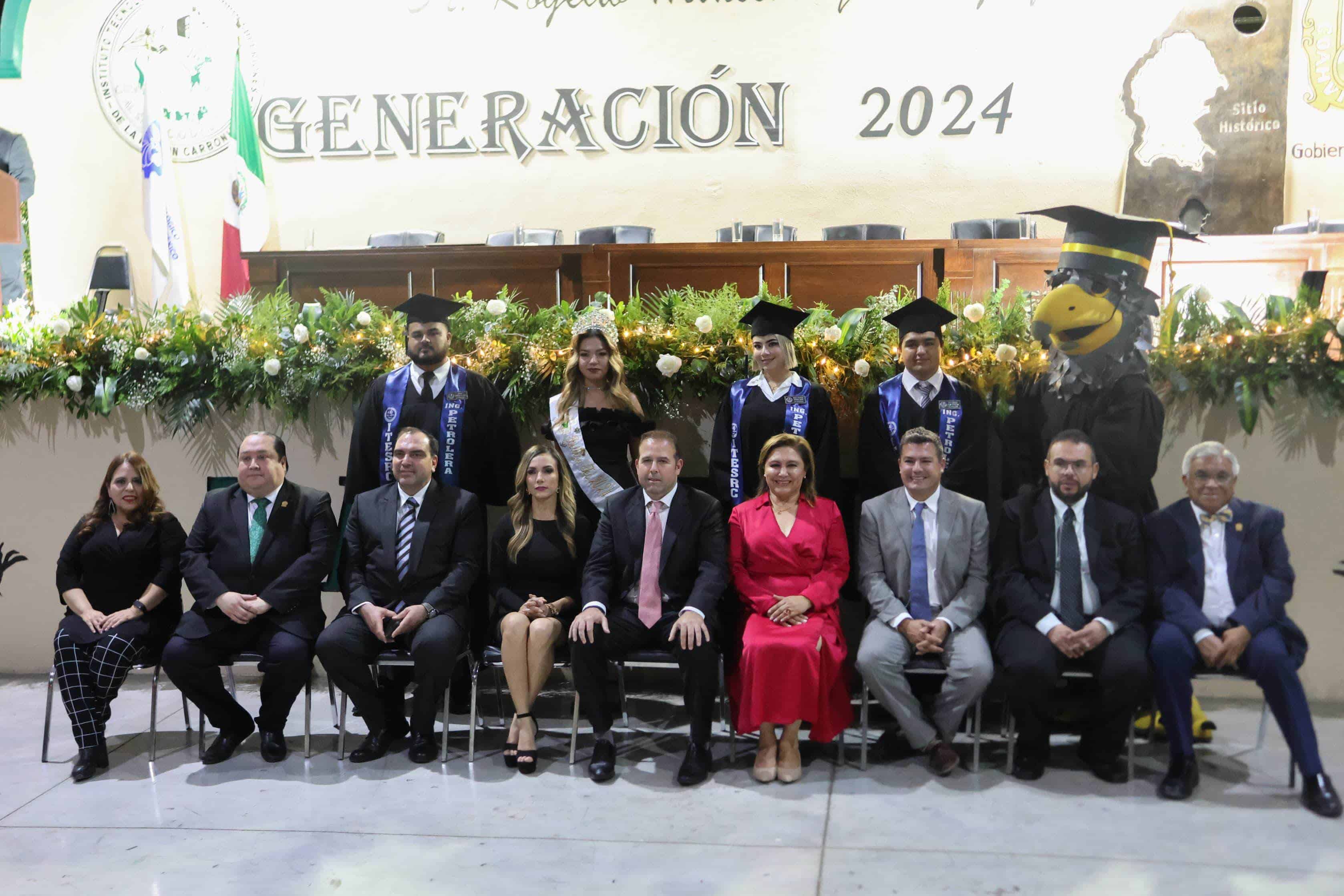 Asistió alcaldesa Diana Haro  a graduación de  ingenieros