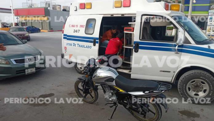 Estampa moto en camioneta