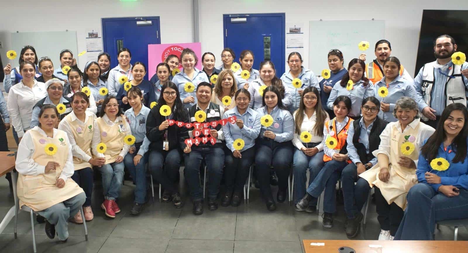 Trabajadoras de Constellation Brands realizan 40 prótesis