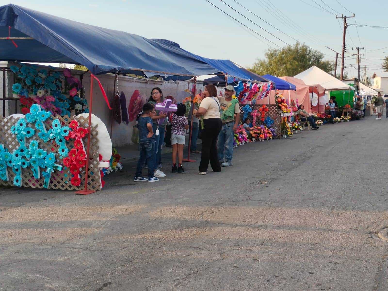 Panteones municipales listos para fin de semana festivo