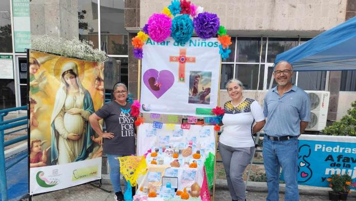 Un Homenaje a la Vida: Altar en Honor a los Niños No Nacidos