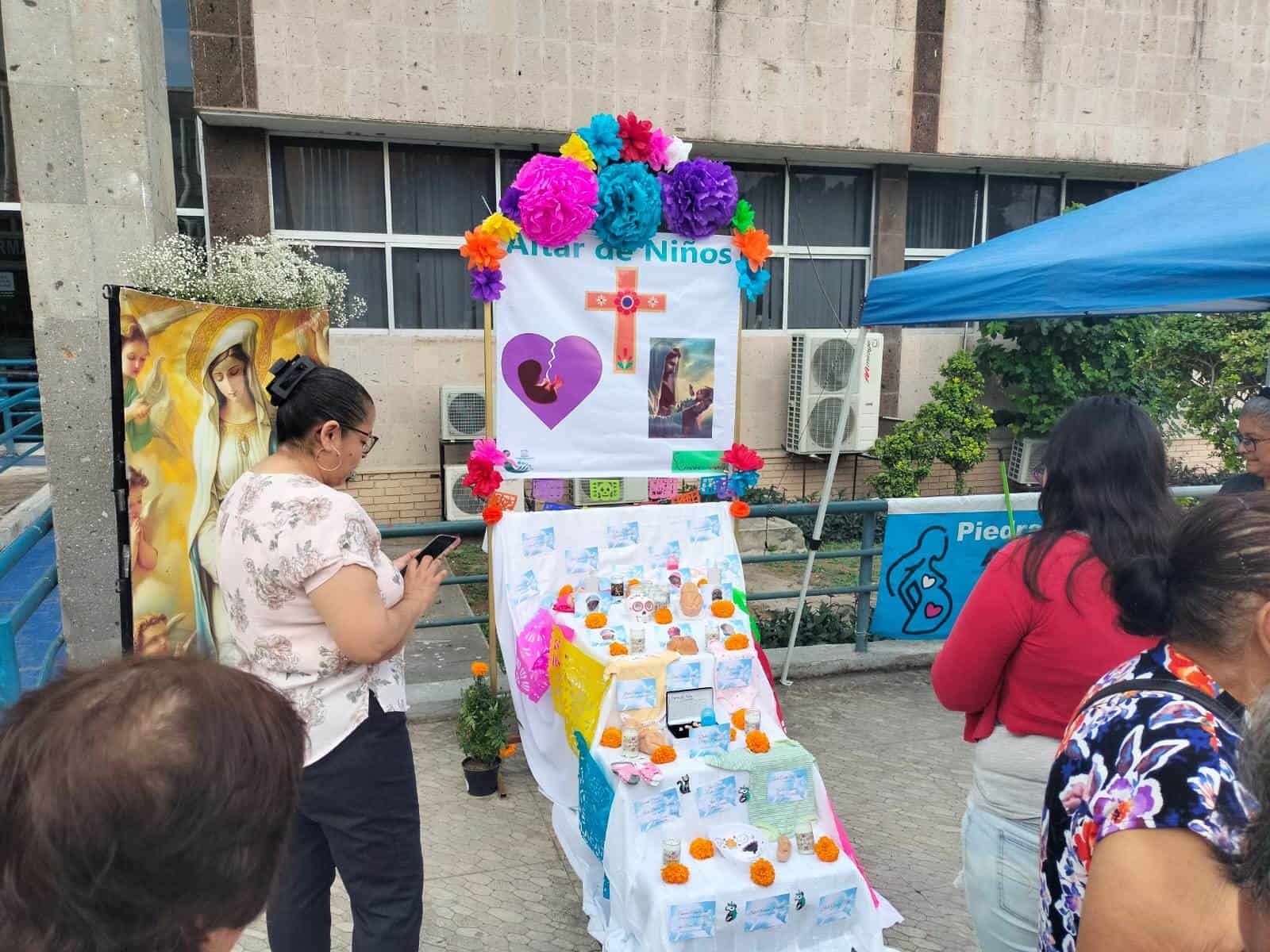 Un Homenaje a la Vida: Altar en Honor a los Niños No Nacidos